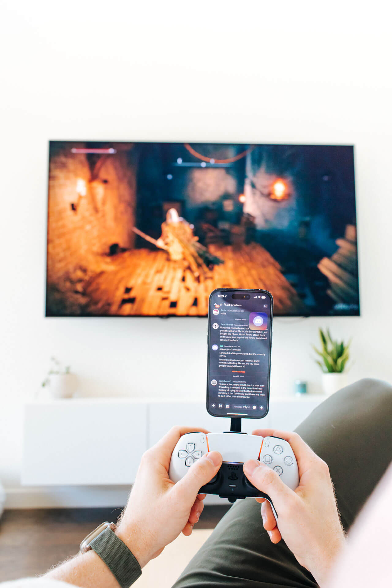 Play your game while you chat with friends. Connect any phone to your favorite controller using the Mechanism Phone Mount and Controller Grips