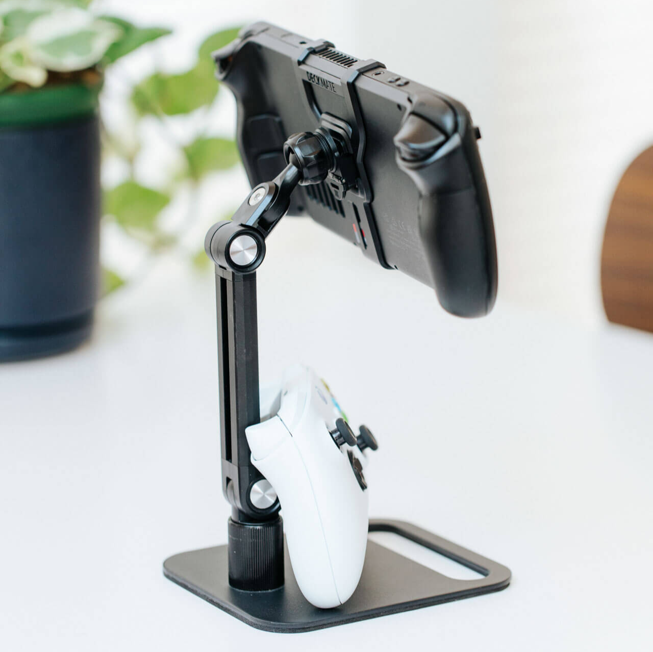 Ball Socket Mount for Portable Gaming Consoles – Mechanism