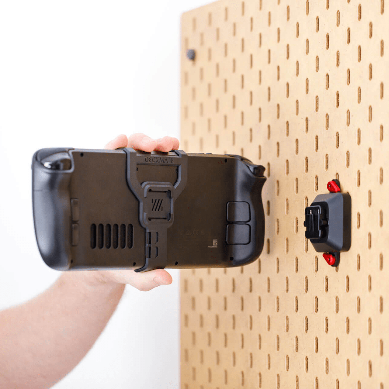 Steam Deck mounting to an Ikea Pegboard using Mechanism Skadis Mount