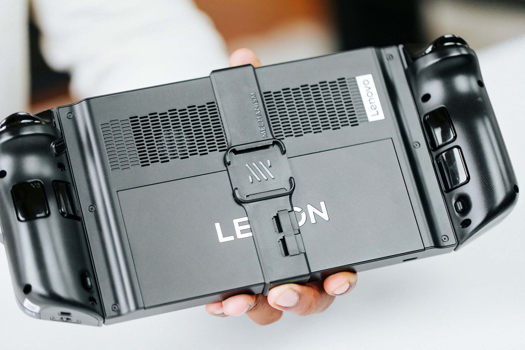 Legion Go Shopping – Mechanism