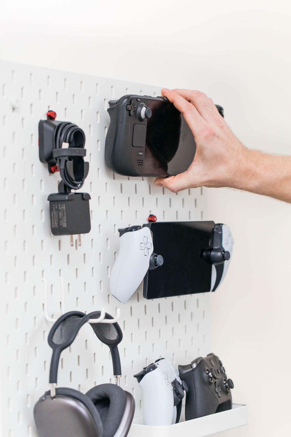 Gaming Mount for Ikea Skadis Pegboard – Mechanism